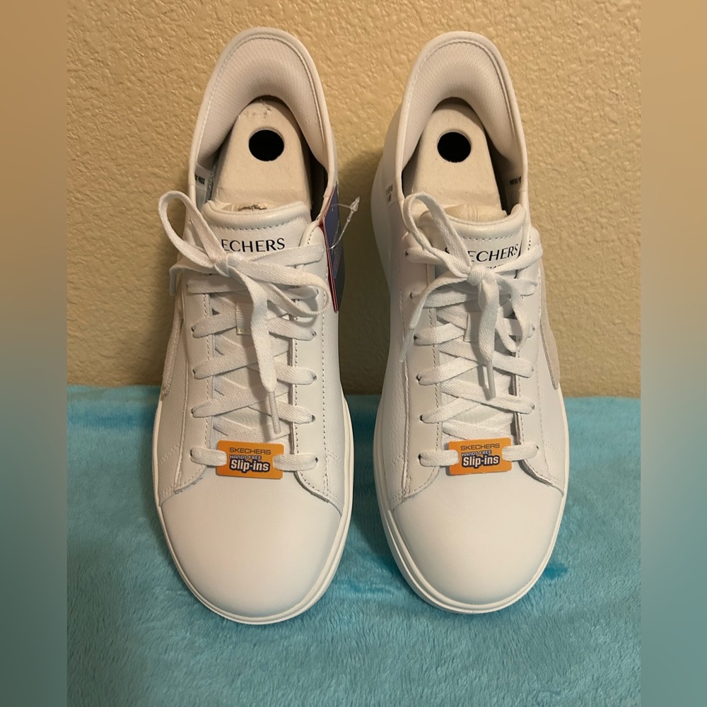 Skechers  LX-Strando White Slip-On Sneakers size 10.5W
